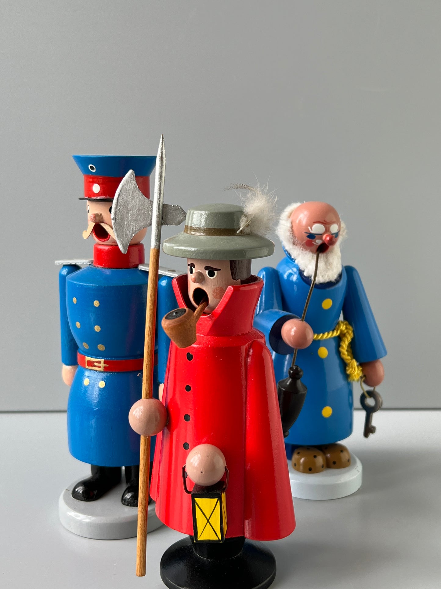 OBJEKT DER WOCHE Bunte Räuchermännchen