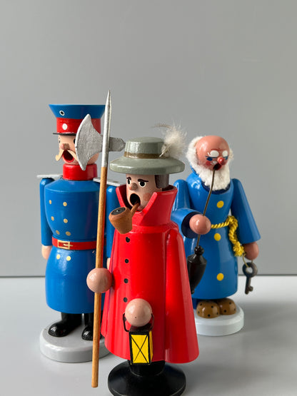 OBJEKT DER WOCHE Bunte Räuchermännchen