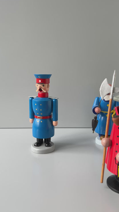 OBJEKT DER WOCHE Bunte Räuchermännchen